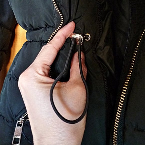 GUESS Women Hooded Puffer Jacket / Parka in Black - Picture 5 of 13